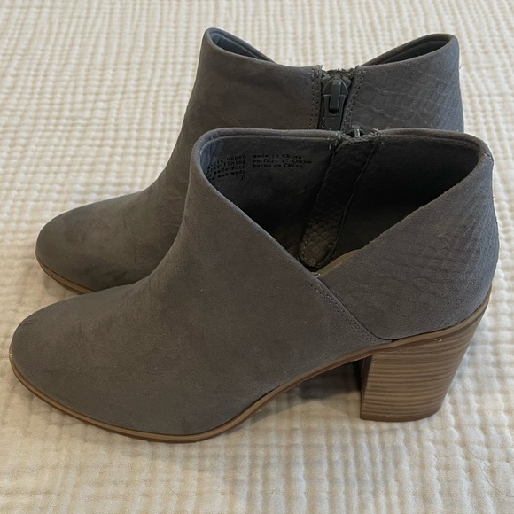 BC Footwear Python Embossed Booties - Picture 1 of 5